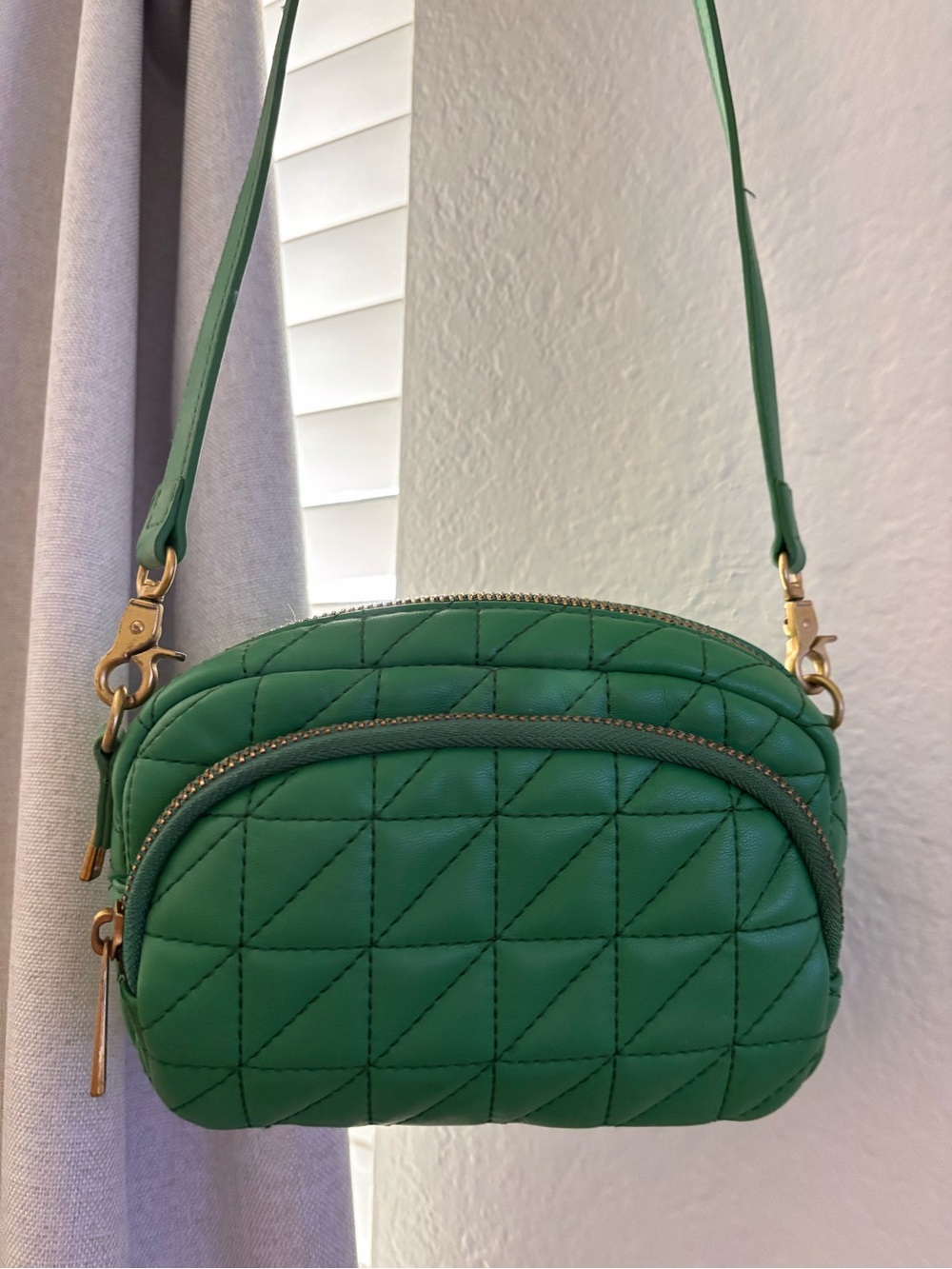 Zara Green Quilted Crossbody Bag with Gold Hardware - Picture 2 of 2